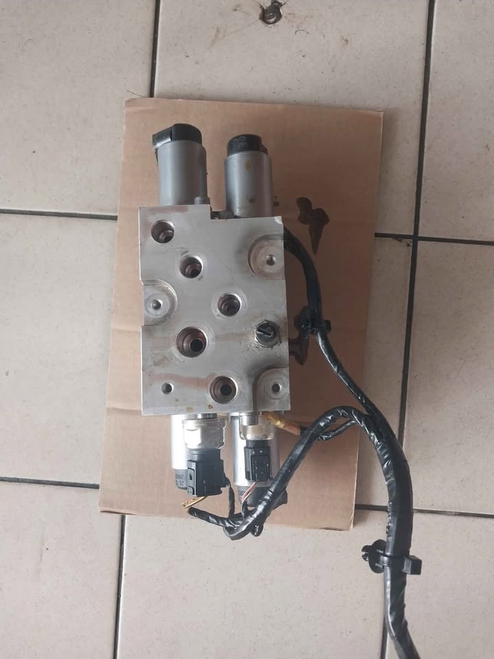 Bmw E70 E71 F15 F16 X5 X6 Active Drive Hydraulic Pump - Private Seller Bmw E70 E71 F15 F16 X5 X6 Active Drive Hydraulic Pump - Private Seller