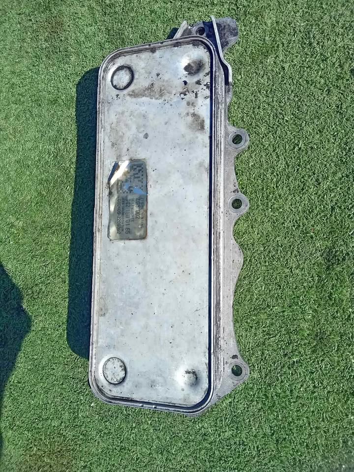 MERCEDES BENZ OM642 3.0 DIESEL ENGINE OIL COOLER FOR SALE W164/ SPRINTER /W204 /W212/ VITO