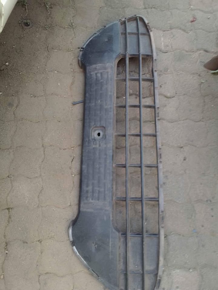 2011 up ford figo bumper grill for sale - Private Seller
