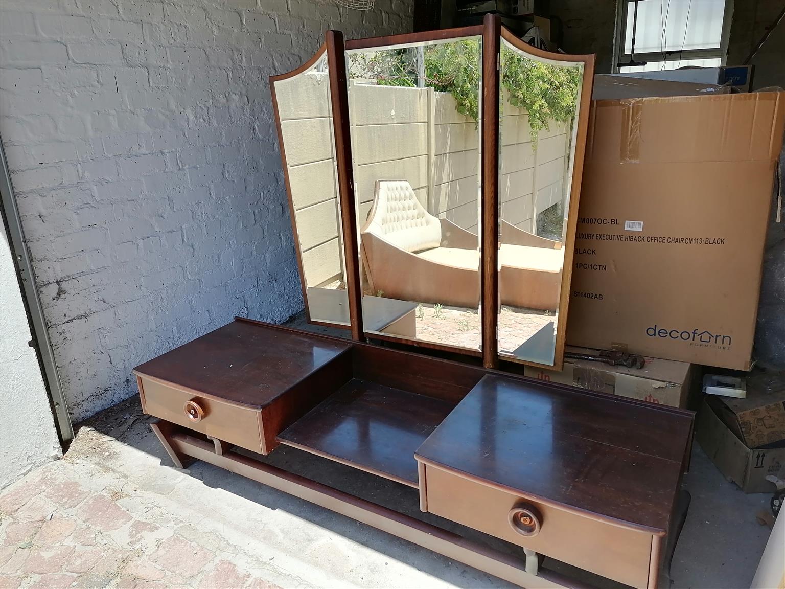 Vintage bedroom set Queen