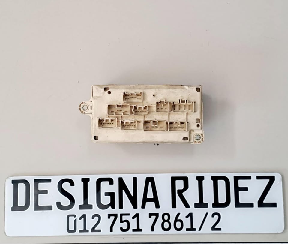 LEXUS LS400 FUSE BOX AVAILABLE - Private Seller