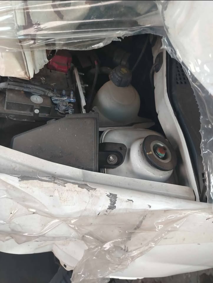 Nissan Np200 stripping for spares - Private Seller Nissan Np200 stripping for spares - Private Seller