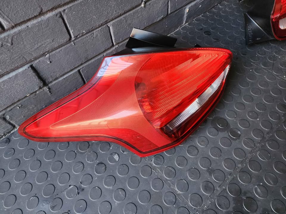 FORD FOCUS ST TAILLIGHTS