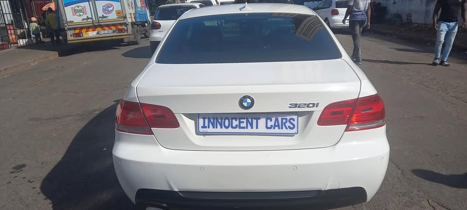 2011 BMW 320i E90 COUPE, AUTOMATIC TRANSMISSION, WHITE COLOUR, 80000KM