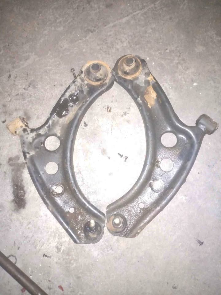 Toyota etios both control arms - Private Seller Toyota etios both control arms - Private Seller