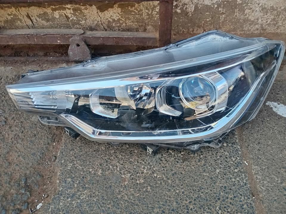 Suzuki ertiga left side headlight - Private Seller Suzuki ertiga left side headlight - Private Seller