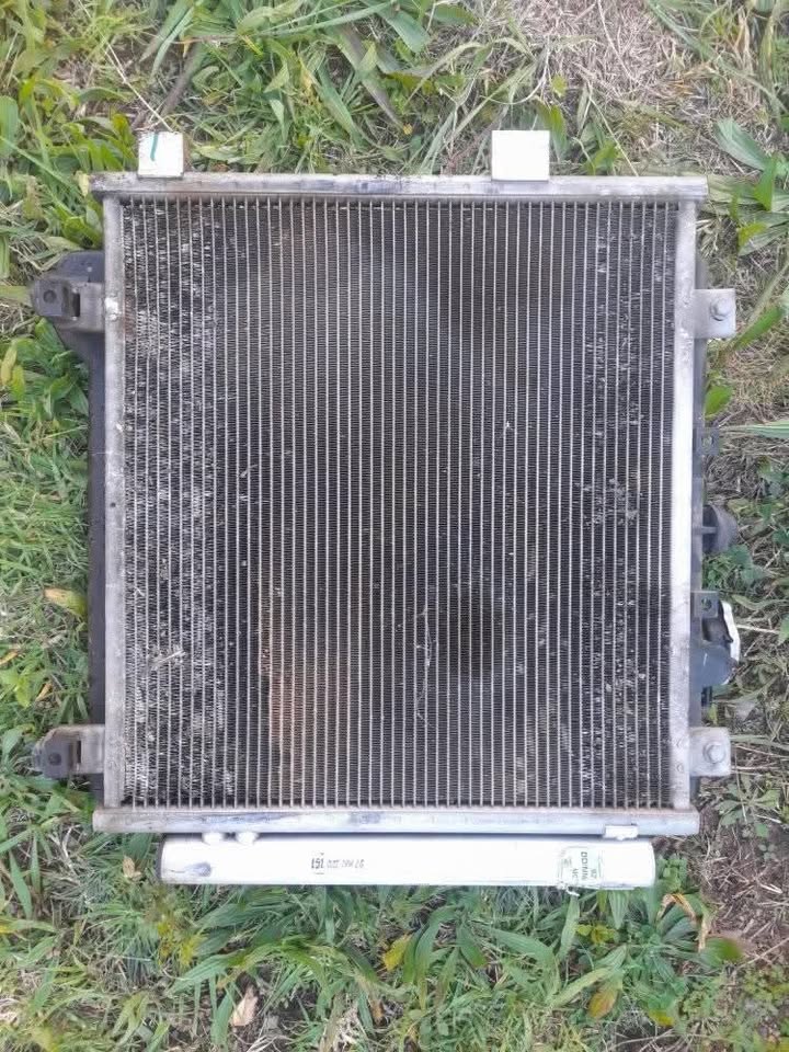 RENAULT KWID MANUAL RADIATOR AND CONDENSER - Private Seller RENAULT KWID MANUAL RADIATOR AND CONDENSER - Private Seller