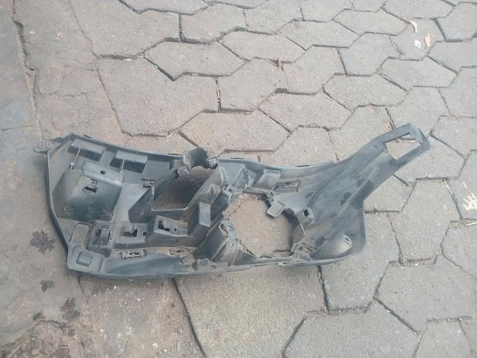 Bmw x3 F25 right side bracket in good working condition original bmw parts ready to use - Private Seller Bmw x3 F25 right side bracket in good working condition original bmw parts ready to use - Private Seller
