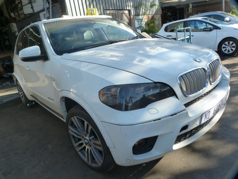 BMW X5 E70 xDrive 4.0D AT White - 2010 STRIPPING FOR SPARES - Private Seller BMW X5 E70 xDrive 4.0D AT White - 2010 STRIPPING FOR SPARES - Private Seller