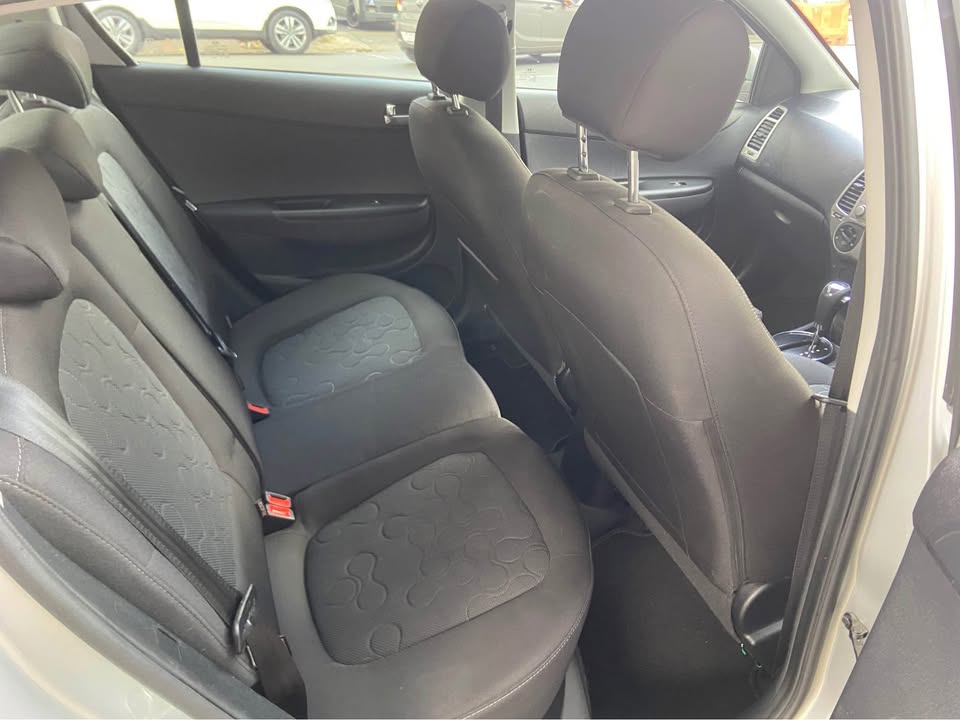 2011 Hyundai ikm Automatic