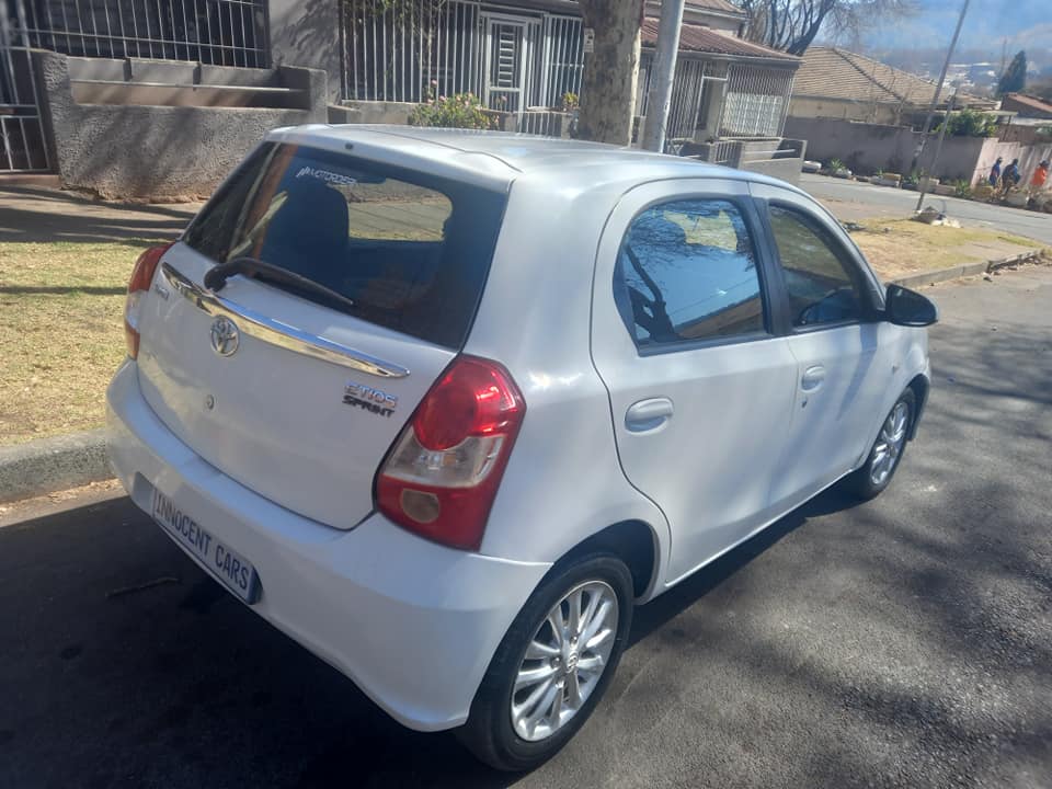 2018 TOYOTA ETIOS 1.5 ENGINE PETROL, MANUAL, WHITE COLOR