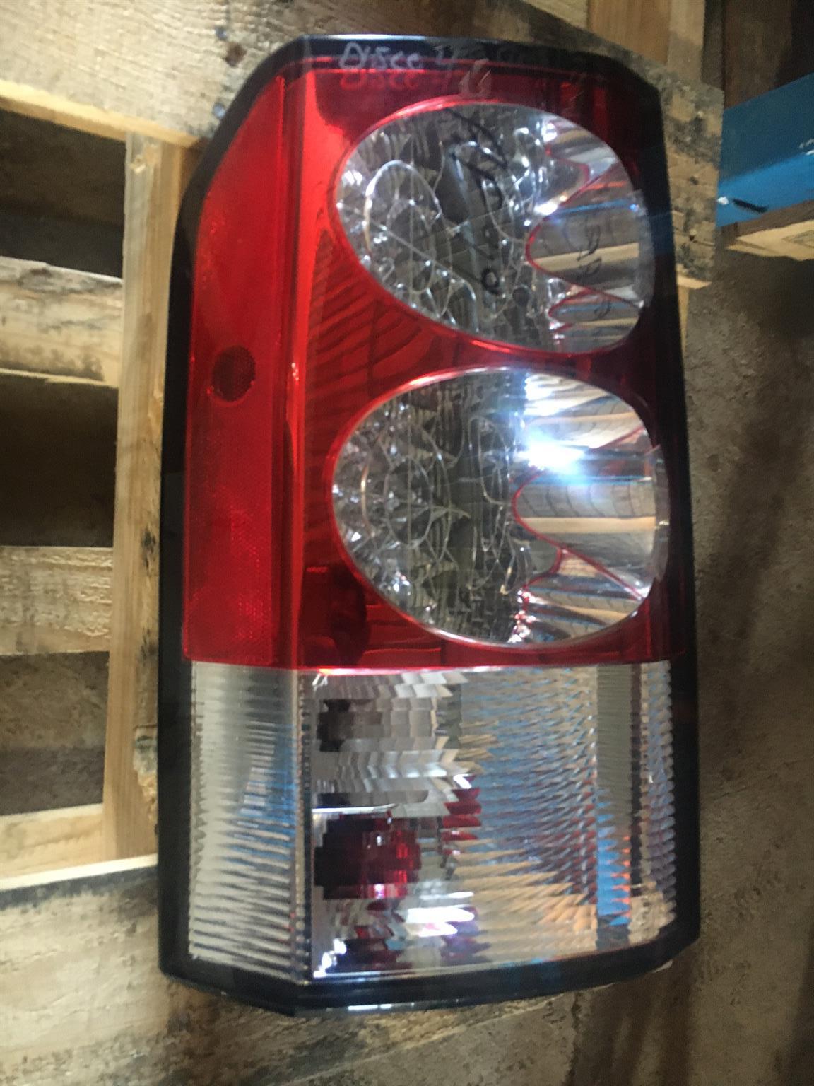 Discovery 4 3.0 SDV8 HSE TAIL LIGHTS