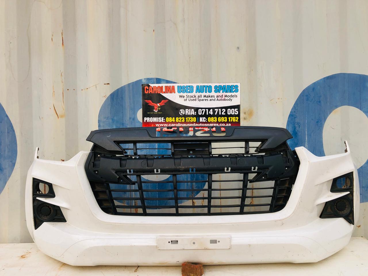 Isuzu D-max complete front bumper, foglight cover and radiator grill - Private Seller Isuzu D-max complete front bumper, foglight cover and radiator grill - Private Seller