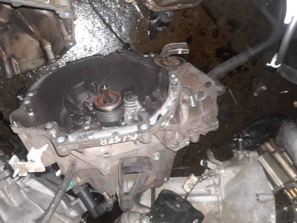 Renault kwid manual gearbox - Private Seller Renault kwid manual gearbox - Private Seller