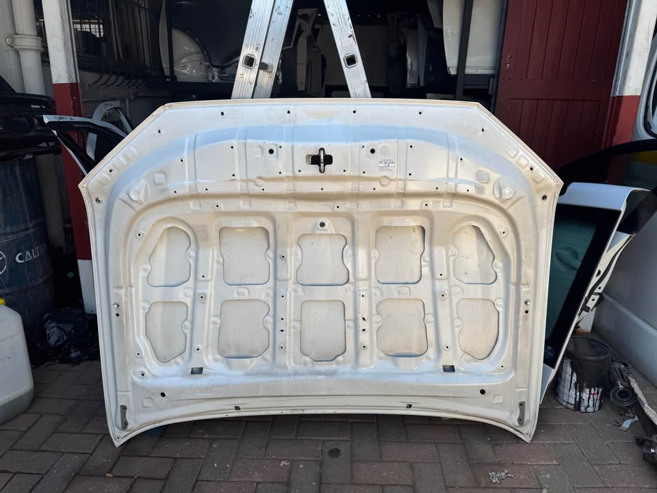 Toyota Land Cruiser Prado Bonnet - Private Seller Toyota Land Cruiser Prado Bonnet - Private Seller