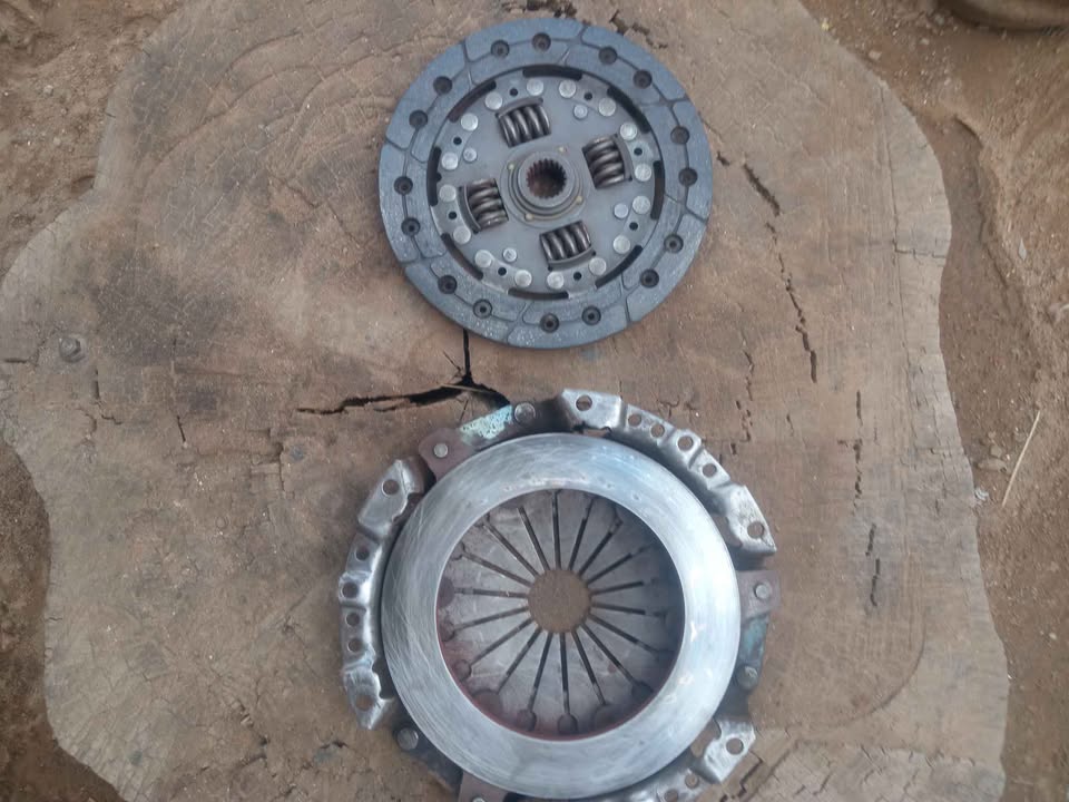 Mazda B3 Clutch and pressure plate LUK - Private Seller