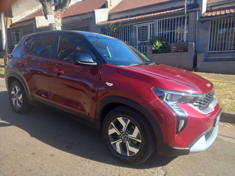 2024 KIA SONET 1.5 PETROL, AUTOMATIC, MAROON, 2400KMS