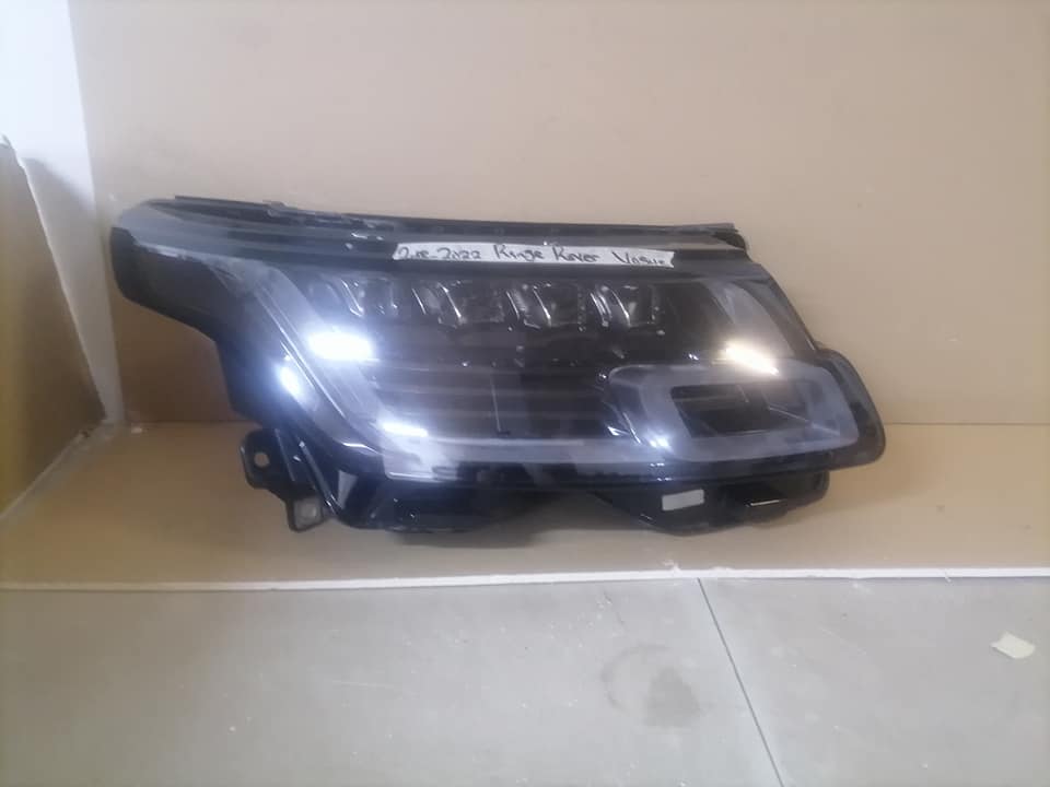 Range Rover Vogue headlights DM or contact number in the description for assistance. - Private Seller