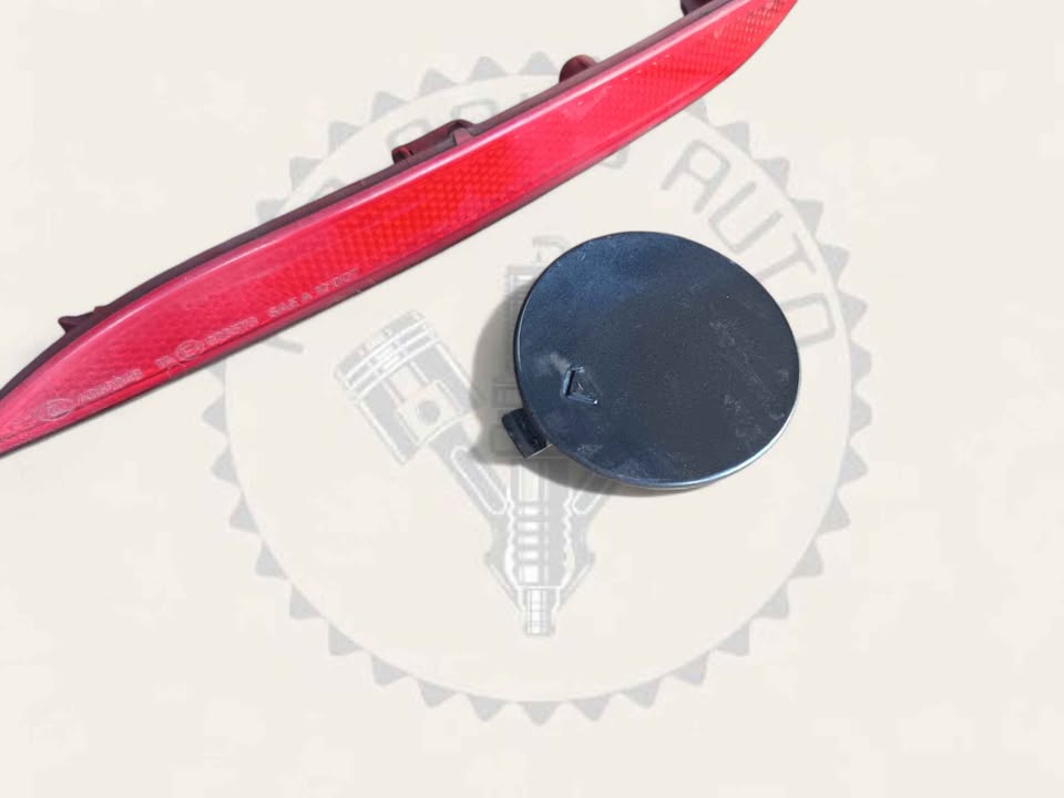 BMW F10 5 SERIES REAR LEFT |BUMPER REFLECTOR AND TOW COVER AVAILABLE FOR SALE - Private Seller