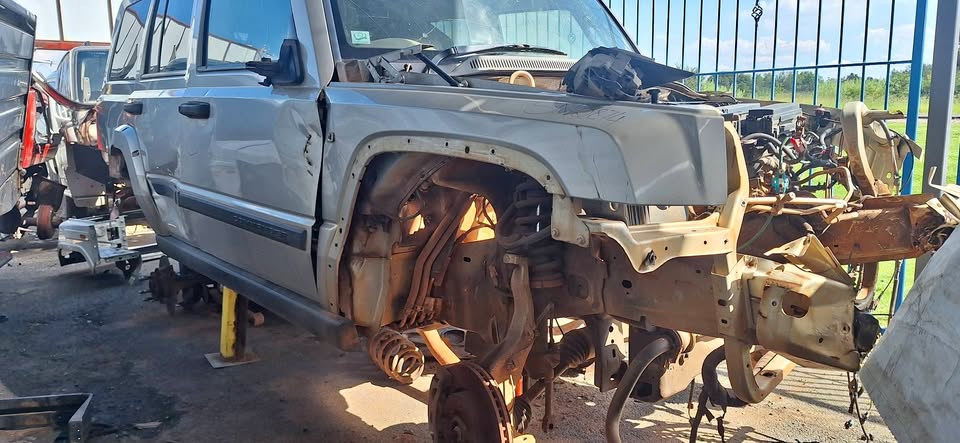 Jeep commander stripping for spares - Private Seller Jeep commander stripping for spares - Private Seller