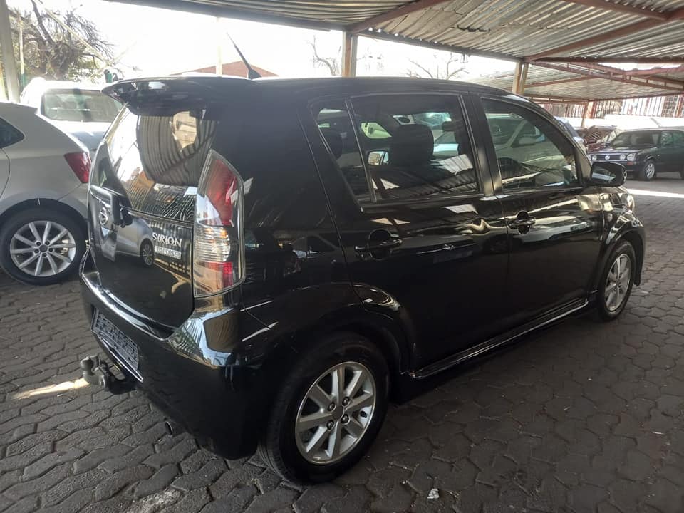 Daihatsu Sirrion 1.3 Manual petrol 2010 Black