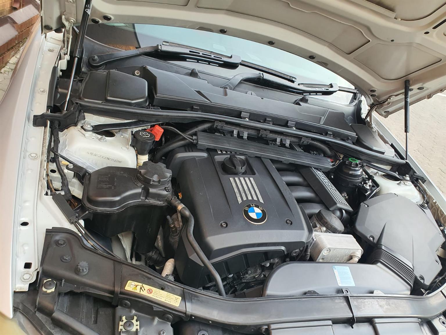 2009 BMW 323i Auto