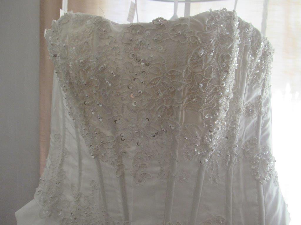 URGENT Wedding dresses for sale Junk Mail