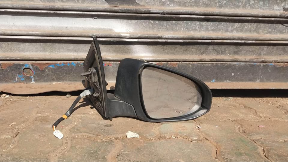Toyota Prestige side mirror - Private Seller Toyota Prestige side mirror - Private Seller