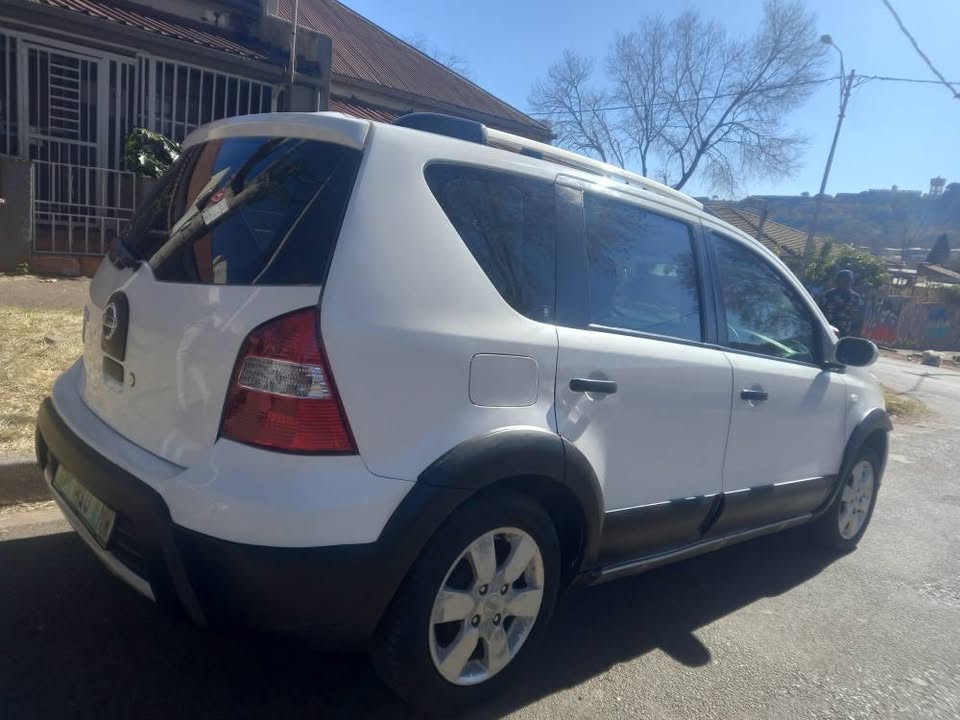 2013 Nissan Livina Xgear 1.6 Petrol, Manual, White, Spere key, 85000kms,