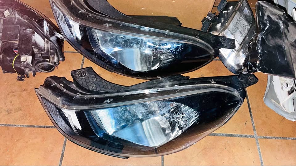 Hyundai Grand i10 headlights - Private Seller Hyundai Grand i10 headlights - Private Seller