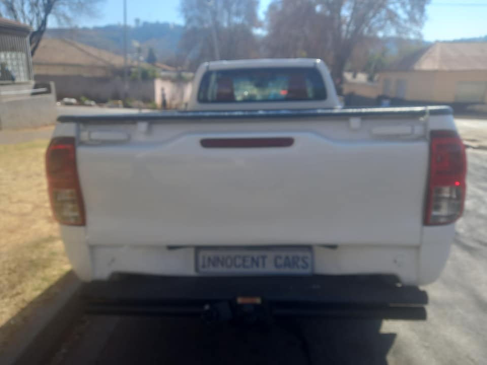 2018 TOYOTA HILUX 2.4 GD6 DIESEL ENGINE, MANUAL SINGLE CAB, WHITE COLOR, MILEAGE
