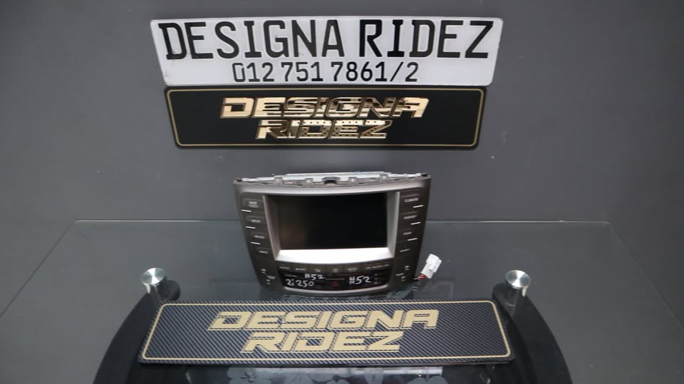 LEXUS IS250 COMPLETE RADIO7NEVIGATION SCREEN UNIT - Private Seller LEXUS IS250 COMPLETE RADIO7NEVIGATION SCREEN UNIT - Private Seller