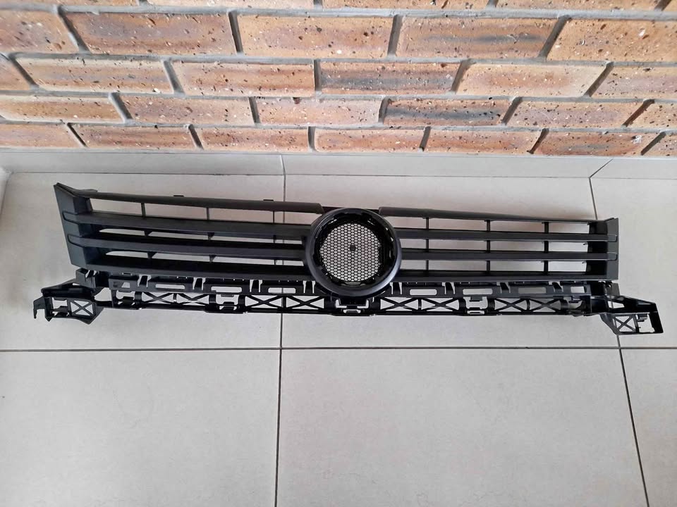 VW CADDY MK3 12 ON BRAND NEW FRONT GRILLES FORSALE