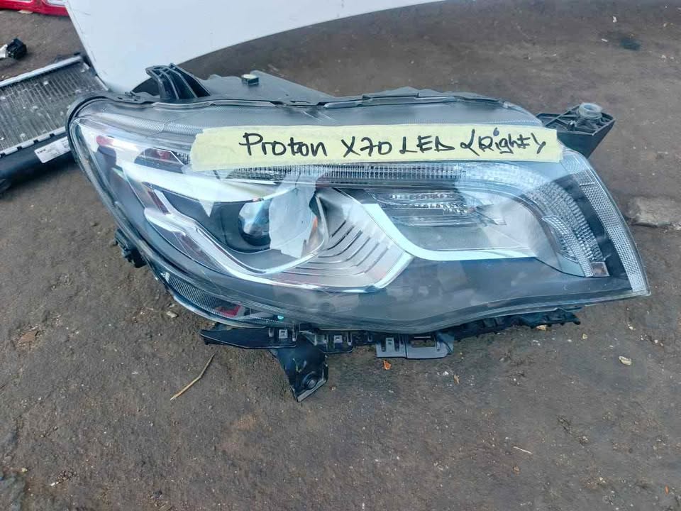 Proton X70 headlight LED right - Private Seller Proton X70 headlight LED right - Private Seller