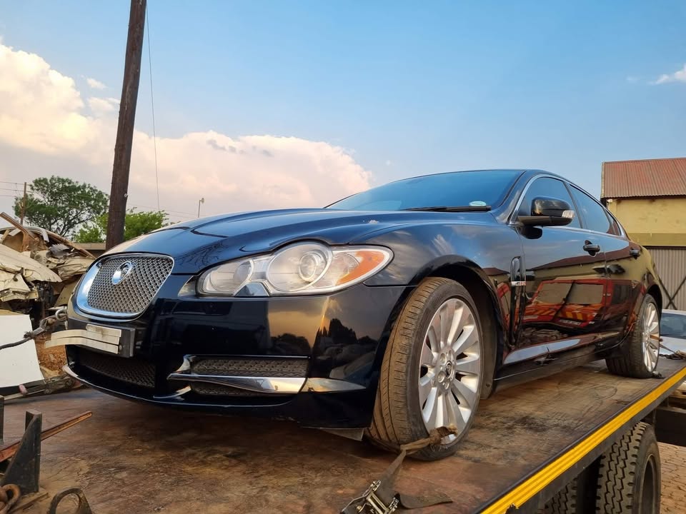 2008 JAGUAR XF 3.0 V6 STRIPPING AD SPARES - Private Seller