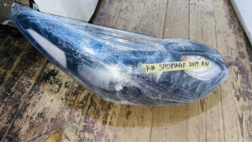 Kia Sportage headlight 2019 - Private Seller Kia Sportage headlight 2019 - Private Seller