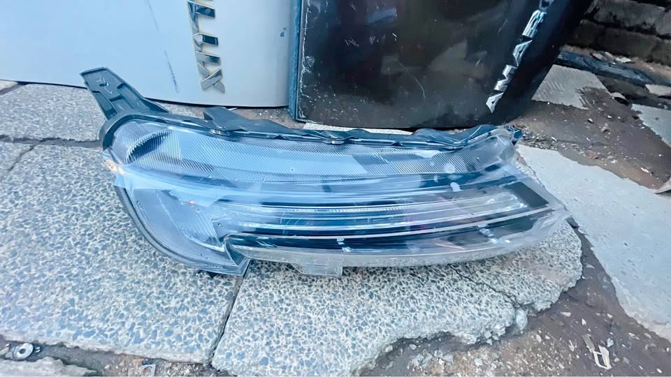Renault Kiger headlight - Private Seller Renault Kiger headlight - Private Seller