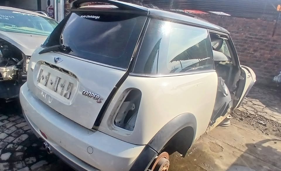 MINI COOPER S STRIPPING FOR SPARES - Private Seller MINI COOPER S STRIPPING FOR SPARES - Private Seller