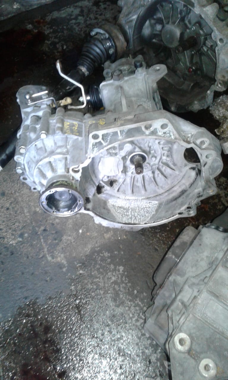 VOLKSWAGEN POLO CLASSIC OLD SHAPE 5 SPEED MANUAL GEARBOX FOR SALE