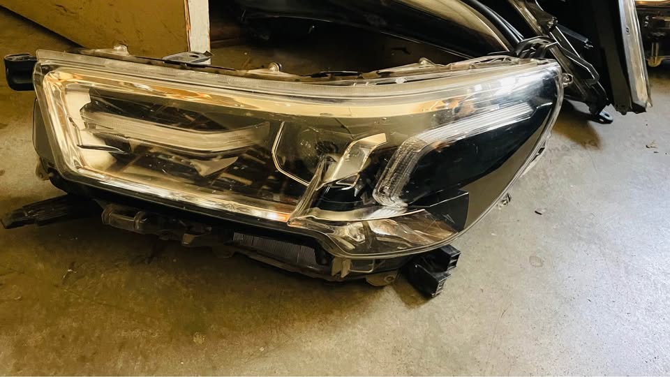 Toyota Hilux GD6 Legend 50 LED HEADLIGHT - Private Seller Toyota Hilux GD6 Legend 50 LED HEADLIGHT - Private Seller