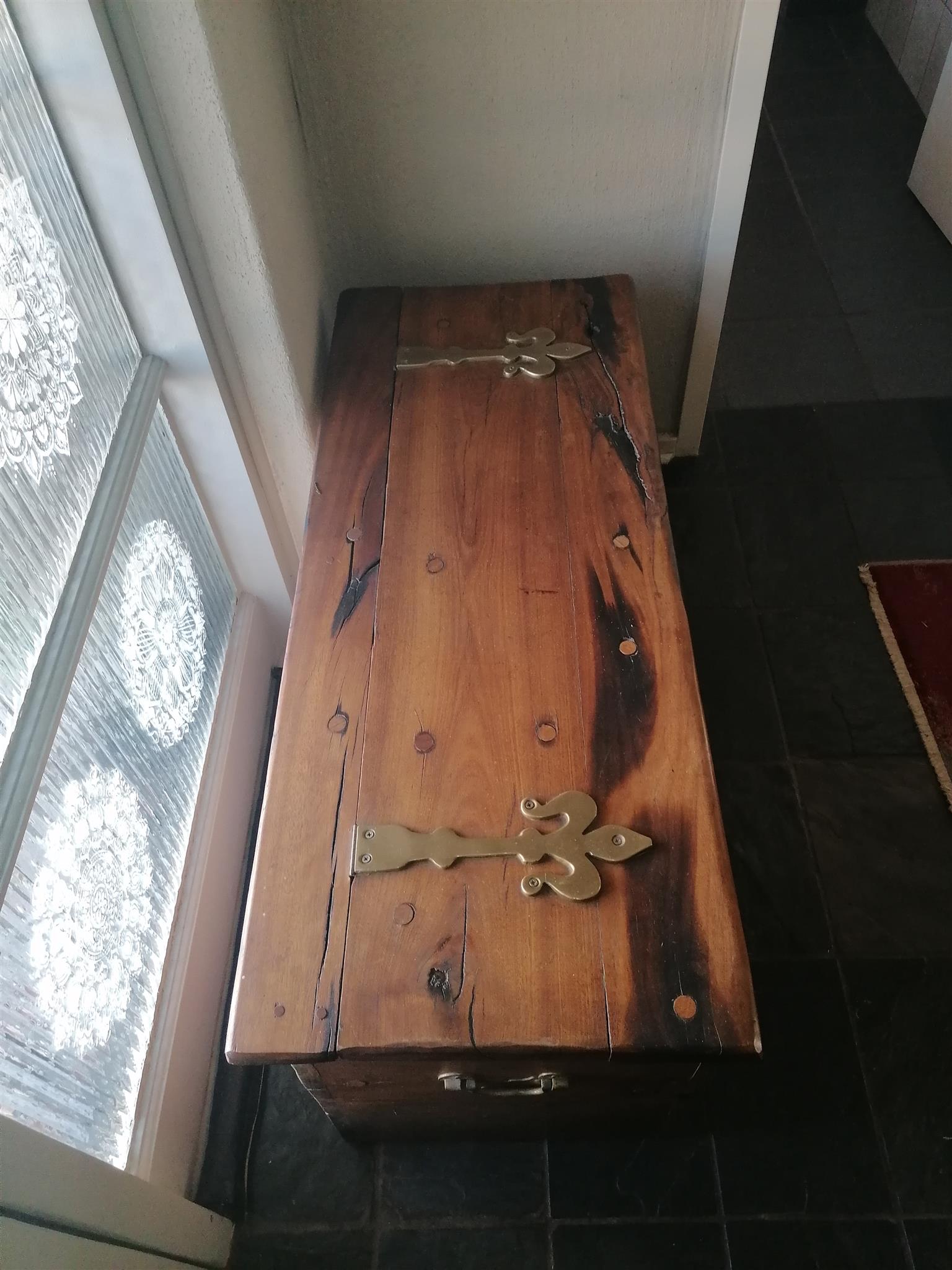 Sleeper wood kist Forsale
