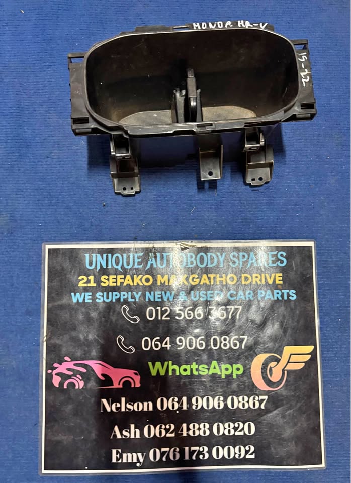 Honda HR-V Cup Holder - Private Seller Honda HR-V Cup Holder - Private Seller