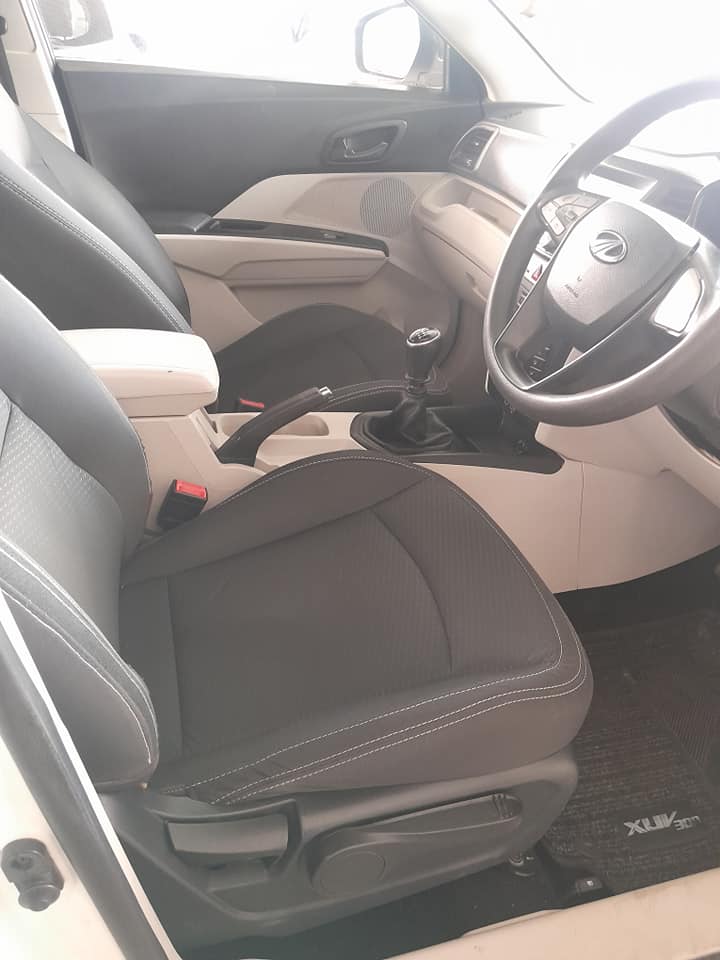 2020 MAHINDRA XUV300 1.5 MANUAL