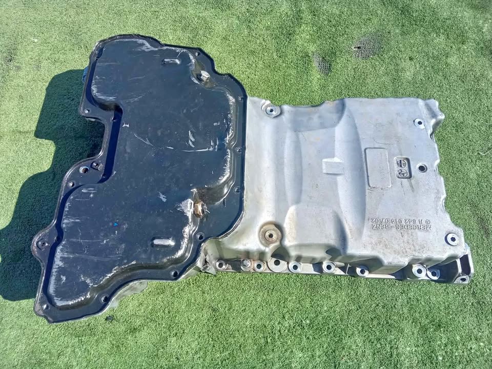 MERCEDES BENZ OM642 3.0 DIESEL ENGINE OIL SUMP  FOR SALE W164/ SPRINTER /W204 /W212/ VITO