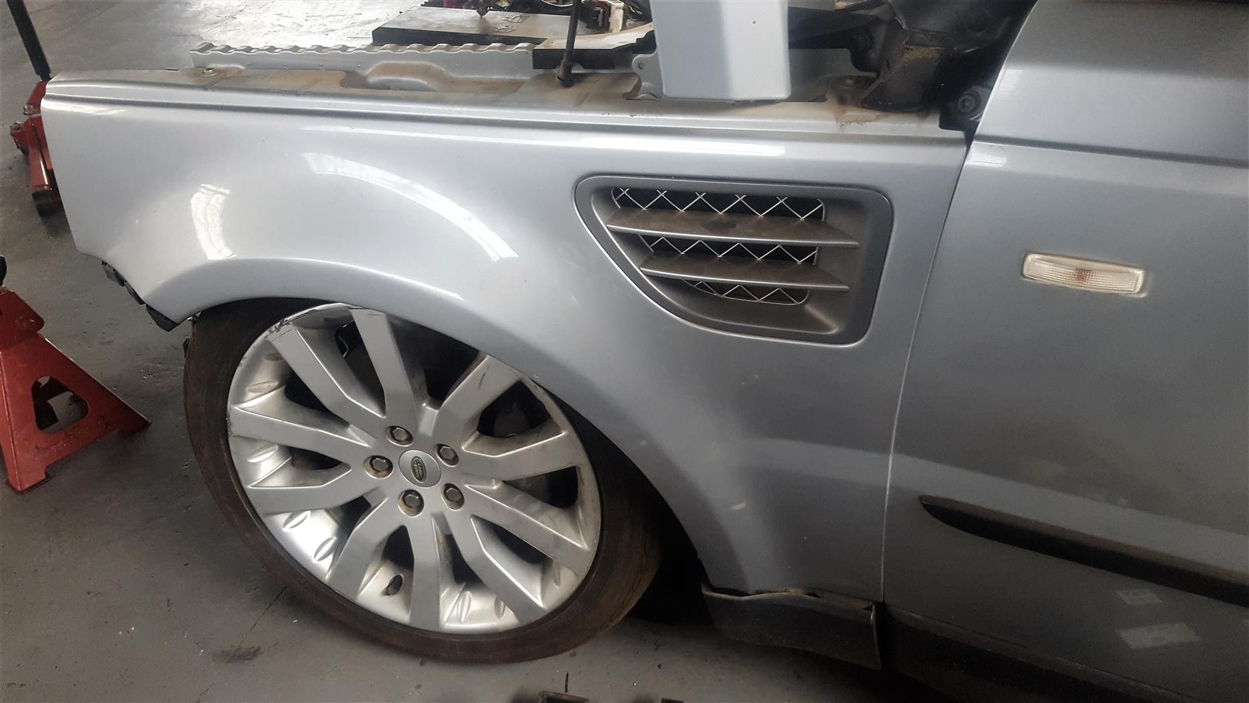 Range Rover Fenders for sale AUTO EZI - Private Seller Range Rover Fenders for sale AUTO EZI - Private Seller