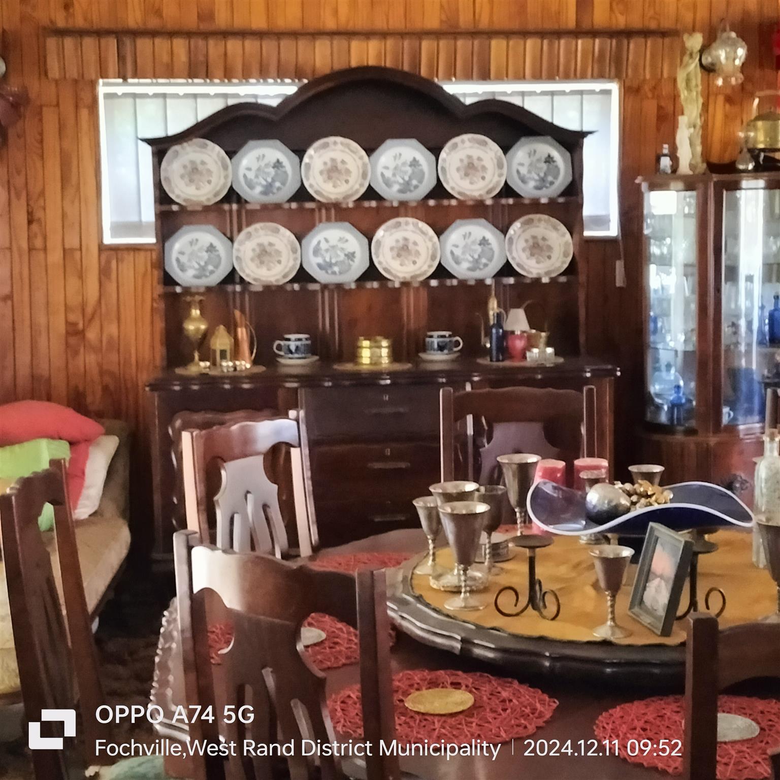 Vintage solid Imbuia ball and claw dining room set for sale R30000.00 or nearest Vintage solid Imbuia ball and claw dining room set for sale R30000.00 or nearest