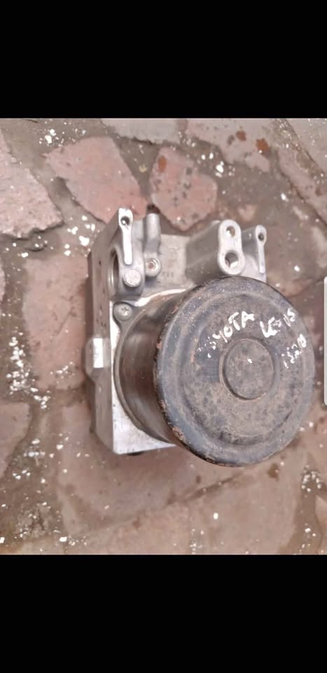 Toyota Lexus IS250 abs pump