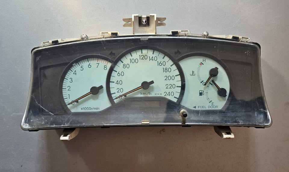 2005 Toyota Run-X 1.6 Cluster - Private Seller 2005 Toyota Run-X 1.6 Cluster - Private Seller