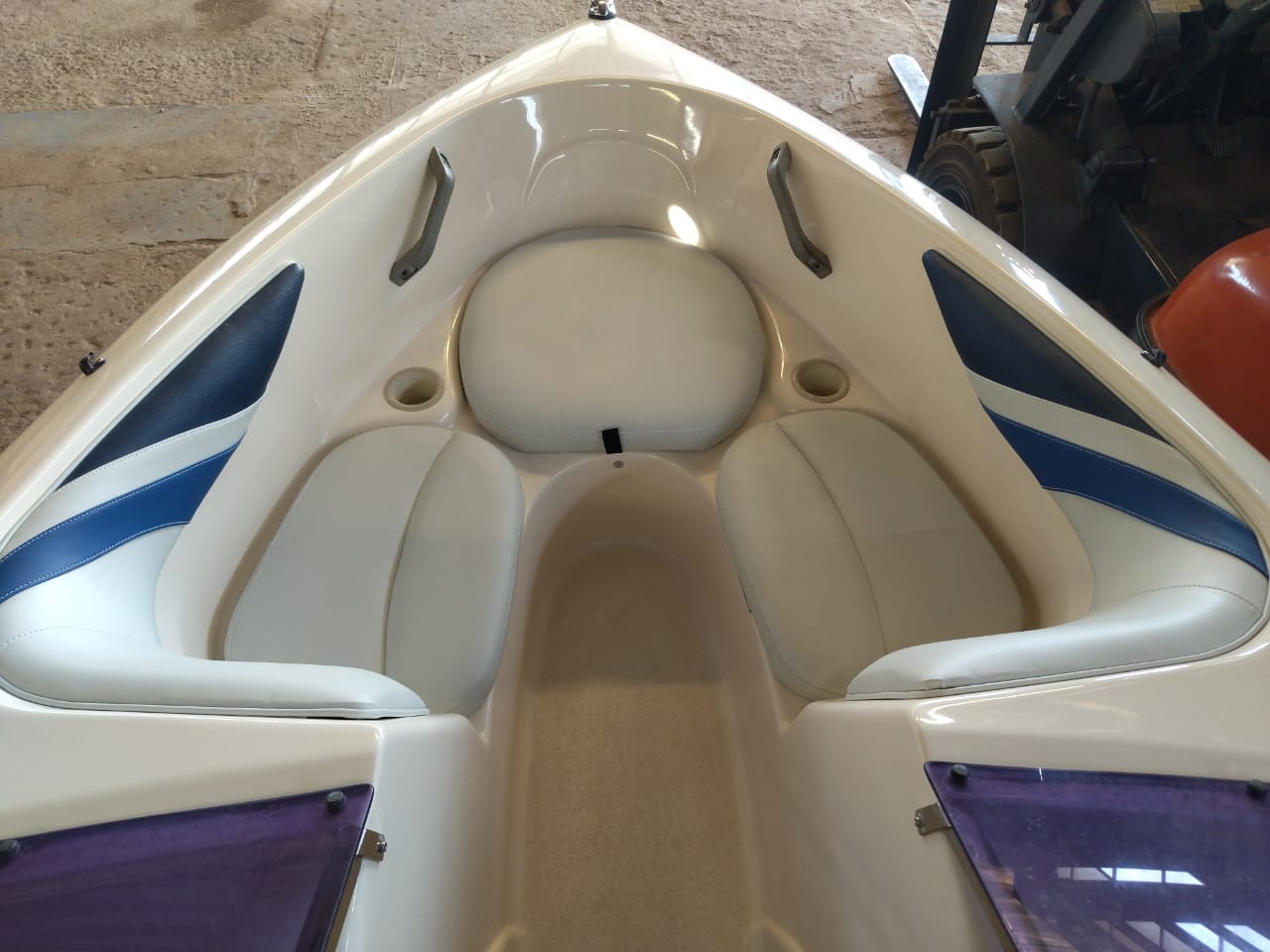 2000 Velocity Boat with engine 2000 Velocity Boat with engine