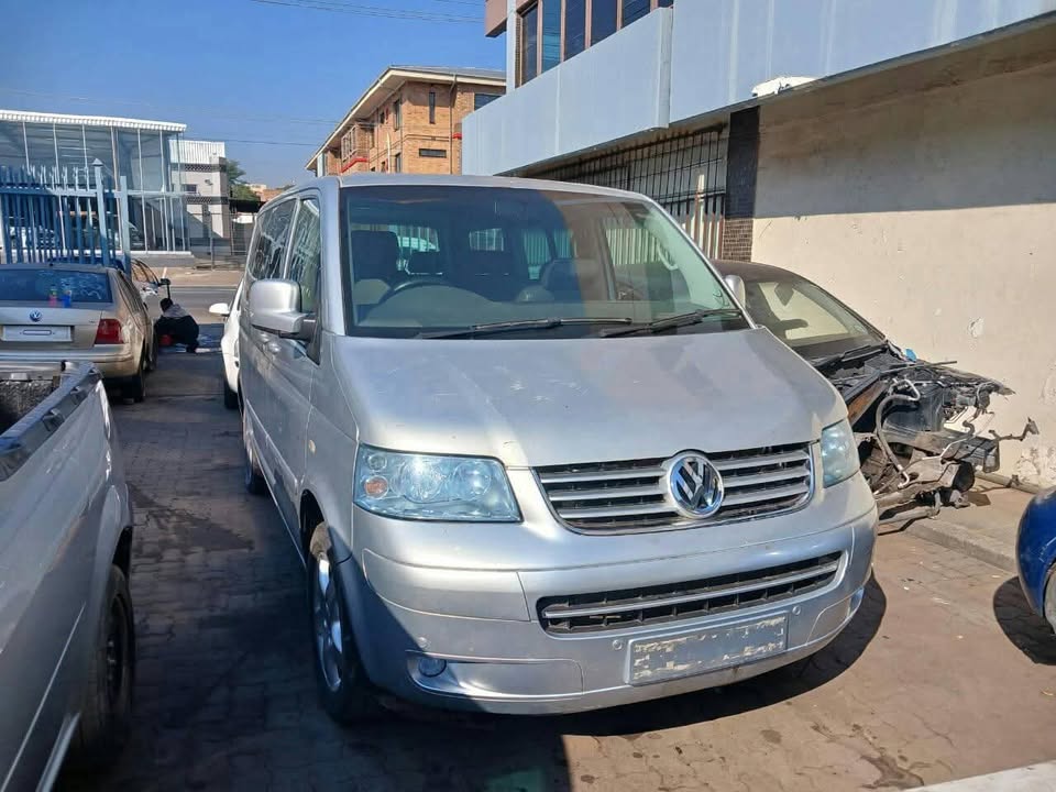 Vw T5 2.5 TDI STRIPPING FOR SPARES - Private Seller Vw T5 2.5 TDI STRIPPING FOR SPARES - Private Seller